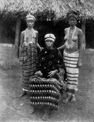 Mammie Humonya of Kenema (Salia dates the start of his musical carrier to about two years into Madam Humonya's reign, 1910-1918.)